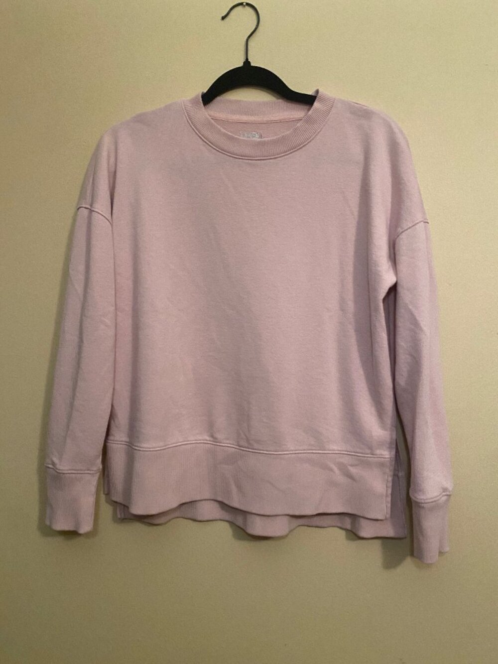 Time and Tru Women’s Small Pink Crewneck Sweatshirt Side Slit High Low Hem